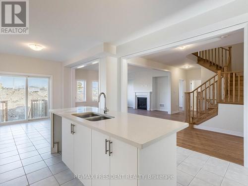 253 Warden Street, Clearview, ON - Indoor Photo Showing Kitchen With Double Sink