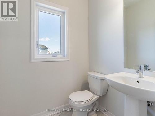 253 Warden Street, Clearview, ON - Indoor Photo Showing Bathroom