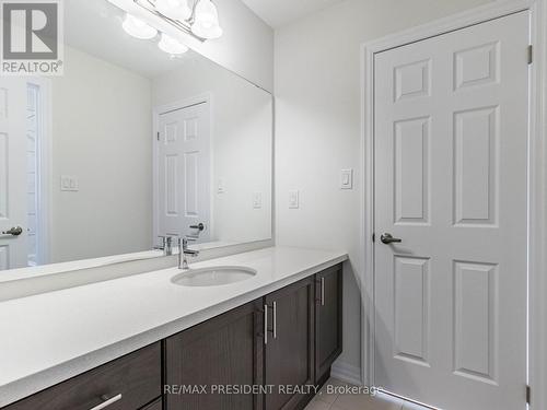 253 Warden Street, Clearview, ON - Indoor Photo Showing Bathroom