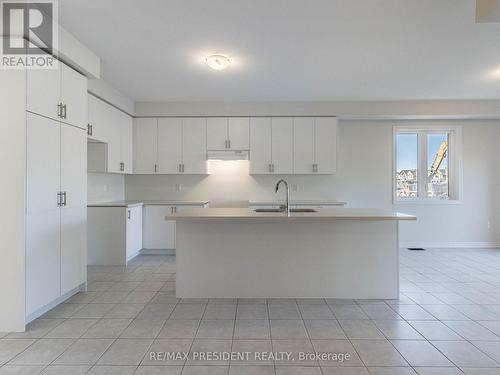 253 Warden Street, Clearview, ON - Indoor Photo Showing Kitchen