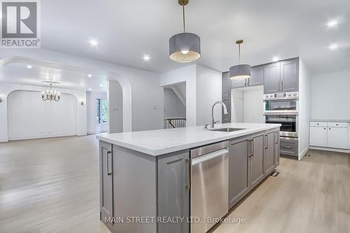 443 Sunnidale Road, Barrie, ON - Indoor Photo Showing Kitchen With Upgraded Kitchen