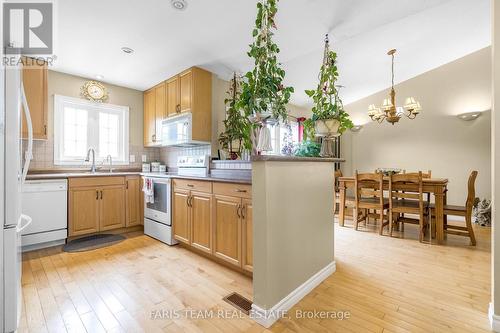 55 Therrien Court, Penetanguishene, ON - Indoor Photo Showing Kitchen With Double Sink