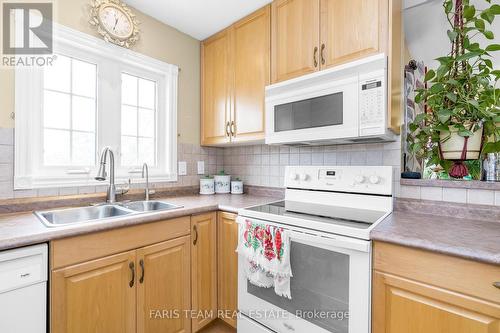 55 Therrien Court, Penetanguishene, ON - Indoor Photo Showing Kitchen With Double Sink