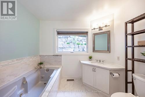 22 Pine Ridge Trail, Oro-Medonte, ON - Indoor Photo Showing Bathroom