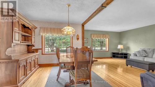 8371 Longwoods Road, London, ON - Indoor Photo Showing Dining Room