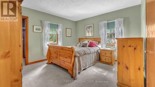 8371 Longwoods Road, London, ON - Indoor Photo Showing Bedroom