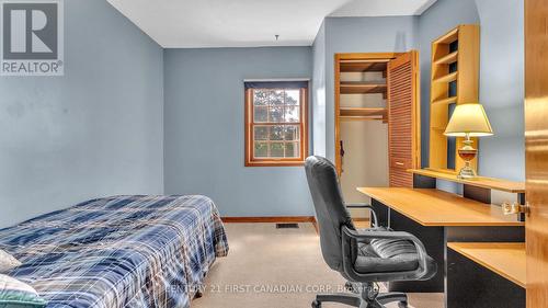 8371 Longwoods Road, London, ON - Indoor