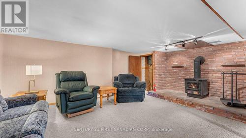 8371 Longwoods Road, London, ON - Indoor