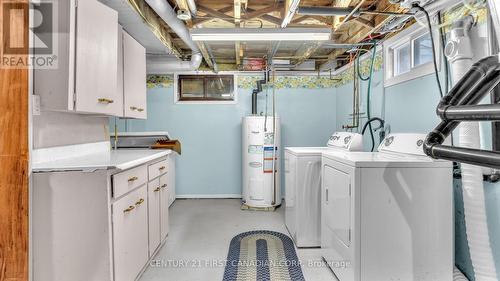 8371 Longwoods Road, London, ON - Indoor Photo Showing Laundry Room