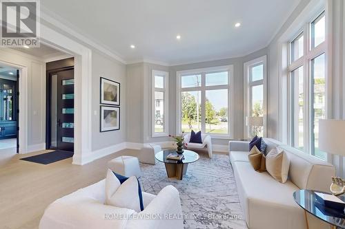 119 Banner Lane, King, ON - Indoor Photo Showing Living Room