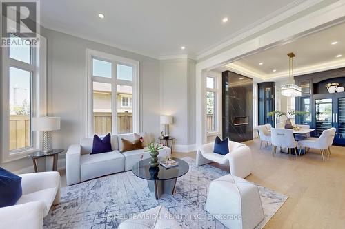 119 Banner Lane, King, ON - Indoor Photo Showing Living Room