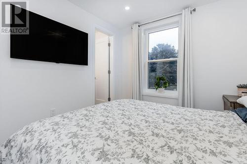 309 Gill Street, Orillia, ON - Indoor Photo Showing Bedroom