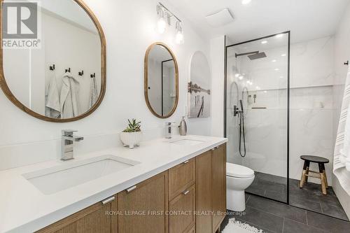 309 Gill Street, Orillia, ON - Indoor Photo Showing Bathroom