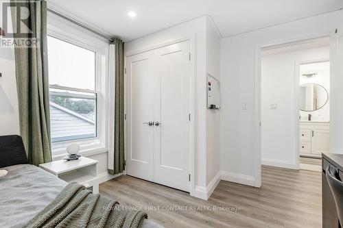 309 Gill Street, Orillia, ON - Indoor Photo Showing Bedroom