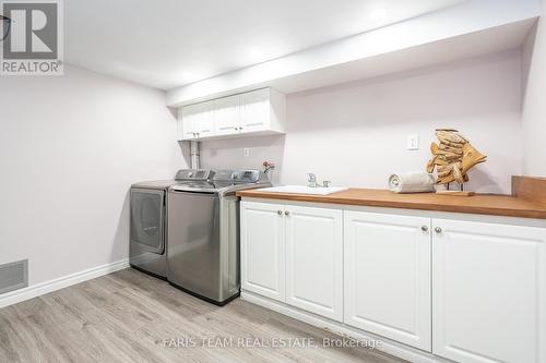 148 Sand Road, East Gwillimbury, ON - Indoor Photo Showing Laundry Room