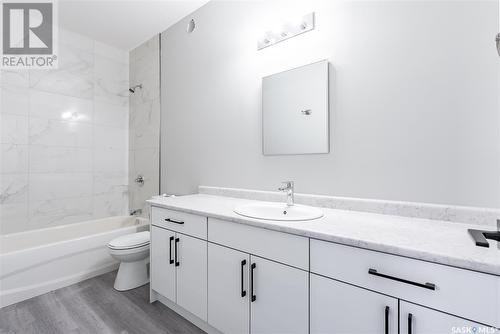 558 Fortosky Manor, Saskatoon, SK - Indoor Photo Showing Bathroom