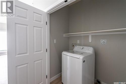 558 Fortosky Manor, Saskatoon, SK - Indoor Photo Showing Laundry Room