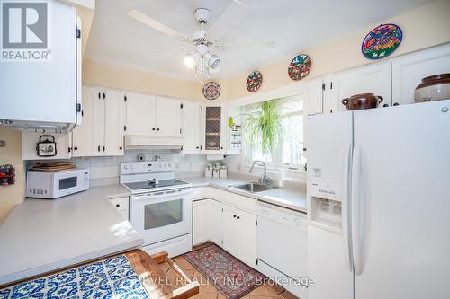 1336 Tiny Beaches Road N, Tiny, ON - Indoor Photo Showing Kitchen