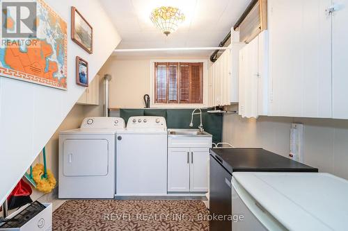 1336 Tiny Beaches Road N, Tiny, ON - Indoor Photo Showing Laundry Room