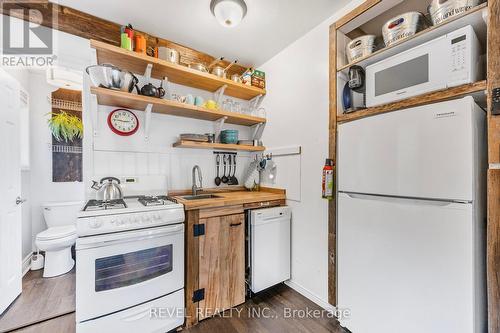 8 - 739 Concession 15 Road W, Tiny, ON - Indoor Photo Showing Kitchen