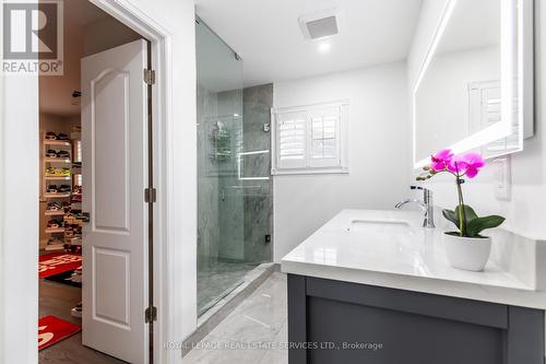 1142 Old Oak Drive, Oakville, ON - Indoor Photo Showing Bathroom