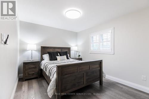 1142 Old Oak Drive, Oakville, ON - Indoor Photo Showing Bedroom