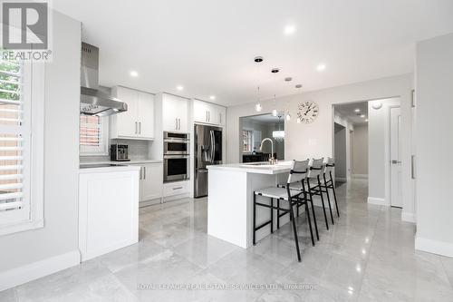 1142 Old Oak Drive, Oakville, ON - Indoor Photo Showing Kitchen