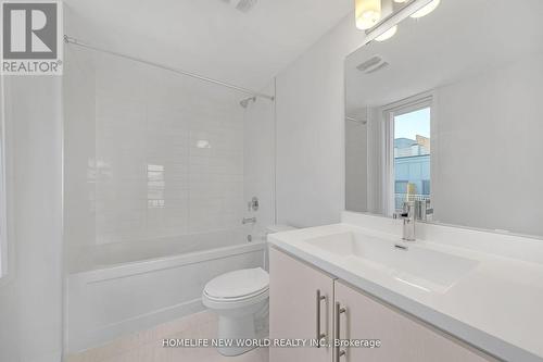 22 - 15 William Jackson Way, Toronto, ON - Indoor Photo Showing Bathroom