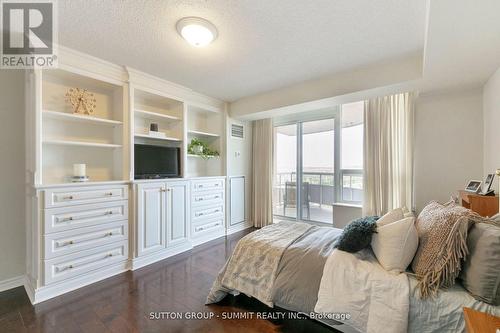 708 - 4640 Kimbermount Avenue, Mississauga, ON - Indoor Photo Showing Bedroom