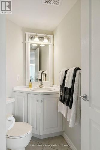 708 - 4640 Kimbermount Avenue, Mississauga, ON - Indoor Photo Showing Bathroom