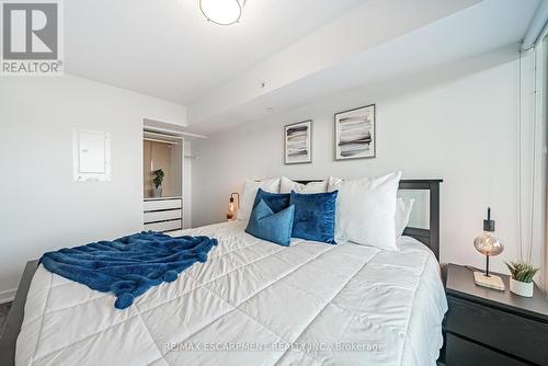 A301 - 1117 Cooke Boulevard, Burlington, ON - Indoor Photo Showing Bedroom