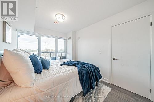 A301 - 1117 Cooke Boulevard, Burlington, ON - Indoor Photo Showing Bedroom