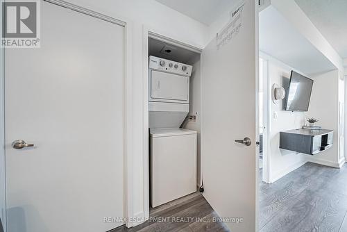 A301 - 1117 Cooke Boulevard, Burlington, ON - Indoor Photo Showing Laundry Room