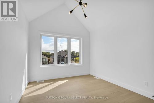 53 Briscoe Crescent, Strathroy-Caradoc (Ne), ON - Indoor Photo Showing Other Room