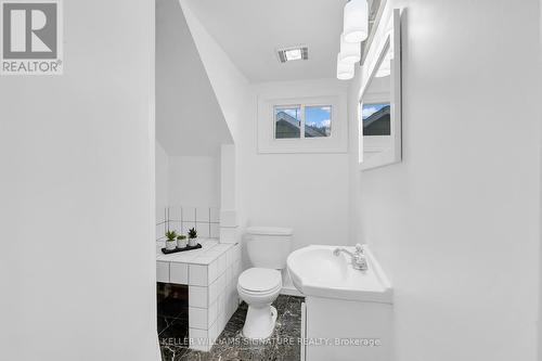 9 Pinedale Avenue, St. Catharines, ON - Indoor Photo Showing Bathroom