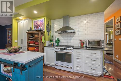 7070 Longwoods (Formerly #20 ) Road, London, ON - Indoor Photo Showing Kitchen