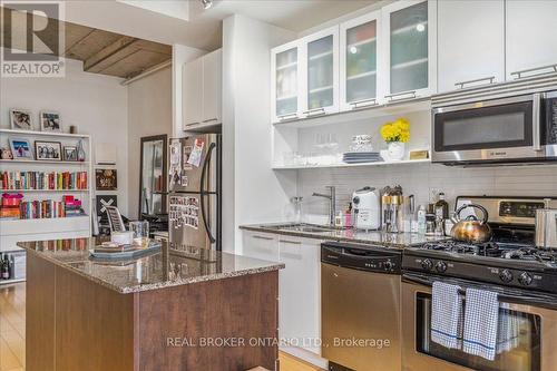 211 - 66 Portland Street, Toronto, ON - Indoor Photo Showing Kitchen