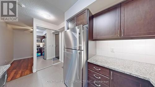 601 - 19 Grand Trunk Crescent, Toronto, ON - Indoor Photo Showing Kitchen