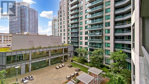 601 - 19 Grand Trunk Crescent, Toronto, ON - Outdoor With Balcony With Facade