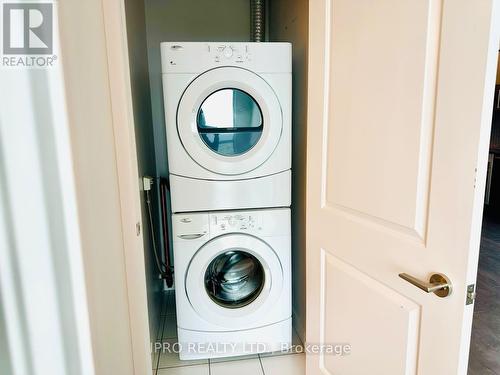 Lp103 - 5162 Yonge Street, Toronto, ON - Indoor Photo Showing Laundry Room