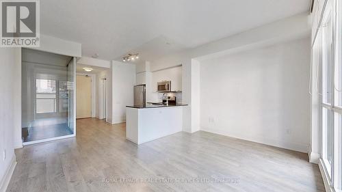 413 - 30 Roehampton Avenue, Toronto, ON - Indoor Photo Showing Kitchen