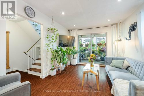 57 Curzon Street, Toronto, ON - Indoor Photo Showing Living Room