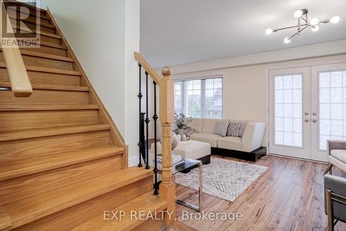 2474 William Jackson Drive, Pickering, ON - Indoor Photo Showing Living Room