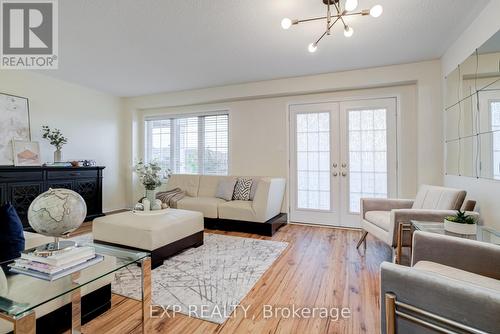 2474 William Jackson Drive, Pickering, ON - Indoor Photo Showing Living Room