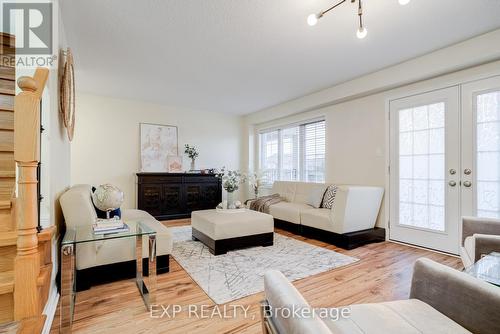 2474 William Jackson Drive, Pickering, ON - Indoor Photo Showing Living Room