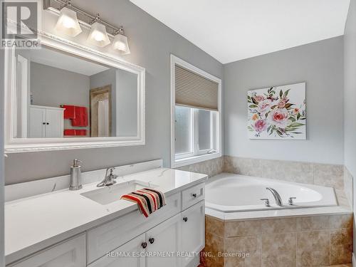 6 Kim Lane, Norfolk, ON - Indoor Photo Showing Bathroom