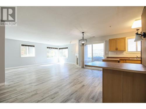 6805 Cottonwood Drive Unit# 100, Osoyoos, BC - Indoor Photo Showing Kitchen