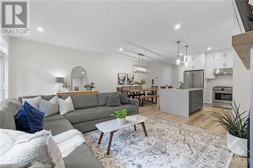 302 Westhill Avenue, Ottawa, ON - Indoor Photo Showing Living Room