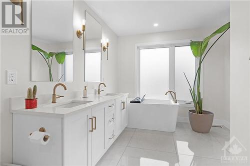 302 Westhill Avenue, Ottawa, ON - Indoor Photo Showing Bathroom