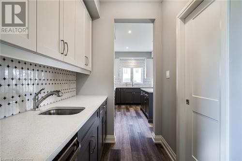 219 Klein Circle, Hamilton, ON - Indoor Photo Showing Kitchen